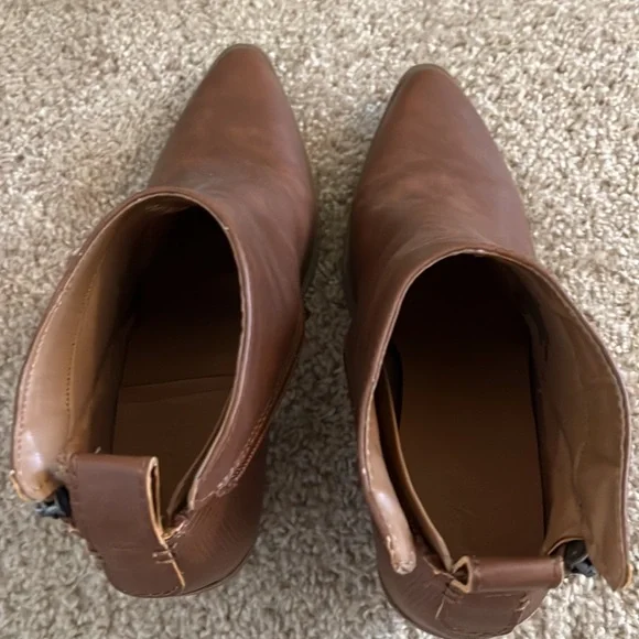 Universal Threads ankle Boots - Picture 5 of 6